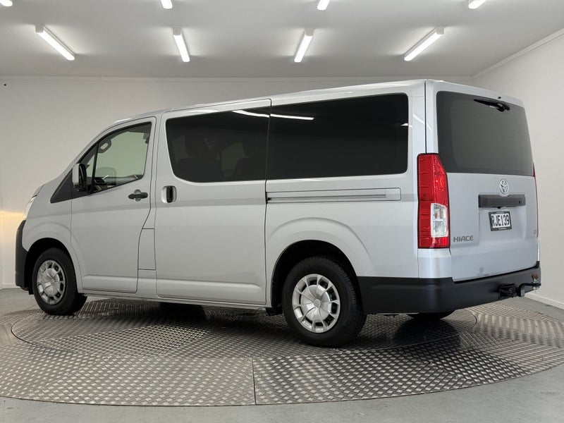 2023 Toyota Hiace ZR 2.8DT image 5