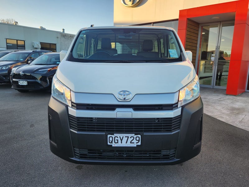 2023 Toyota Hiace ZR 2.8DT Automatic RWD Van image 2
