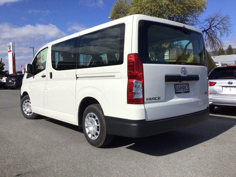 2023 Toyota Hiace ZR image 5