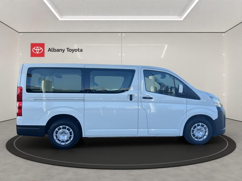 2023 Toyota Hiace ZR GVN 2.8DT/6AT image 2