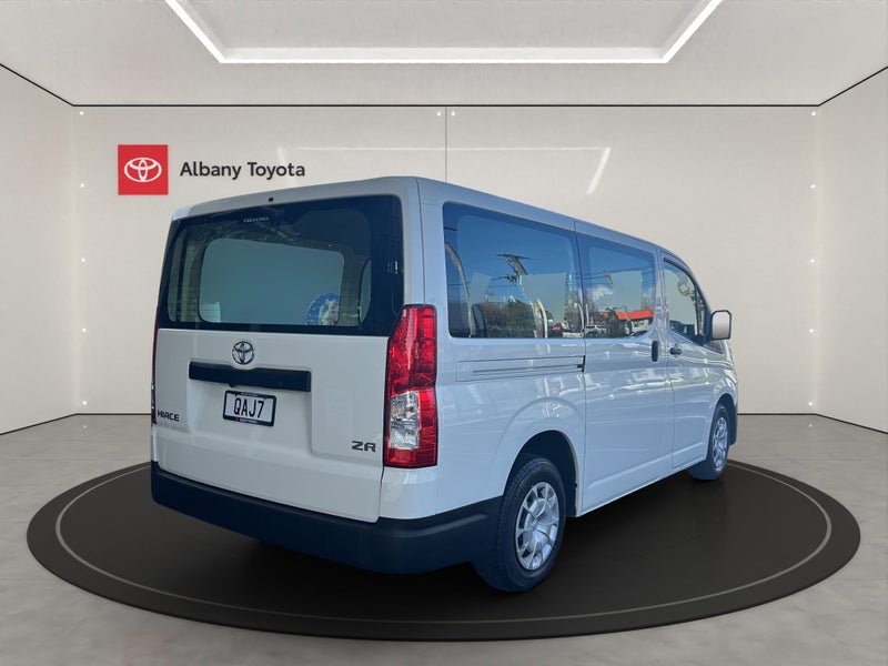 2023 Toyota Hiace ZR GVN 2.8DT/6AT image 3