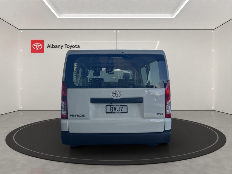 2023 Toyota Hiace ZR GVN 2.8DT/6AT image 4