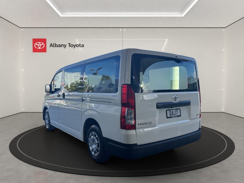 2023 Toyota Hiace ZR GVN 2.8DT/6AT image 5