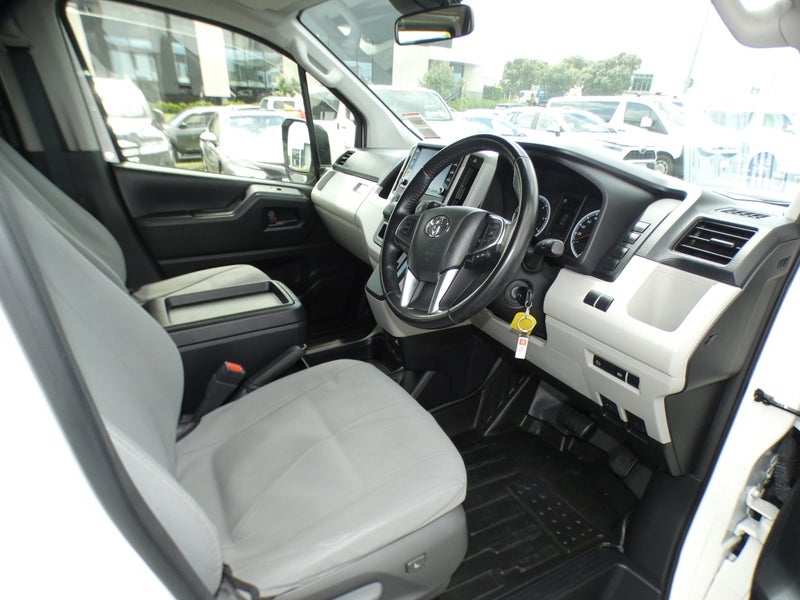 2023 Toyota Hiace ZX image 3