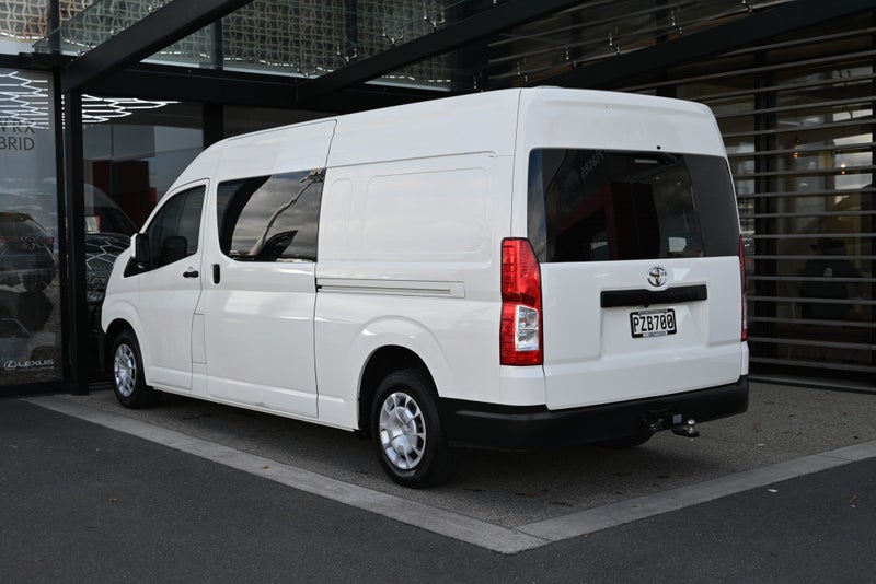 2023 Toyota Hiace ZX 2.8 Turbo Diesel RWD Panel... image 2
