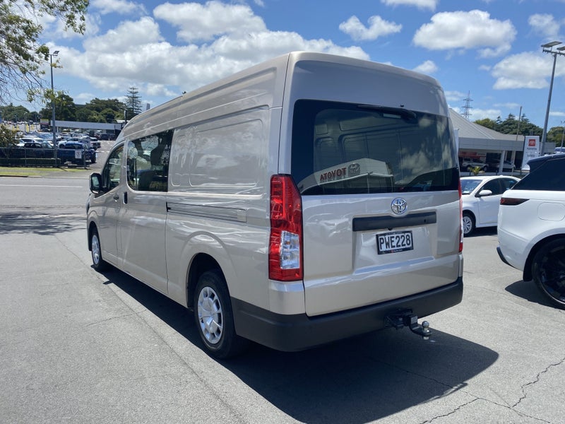 2023 Toyota Hiace ZX 2.8DT 6AT image 4