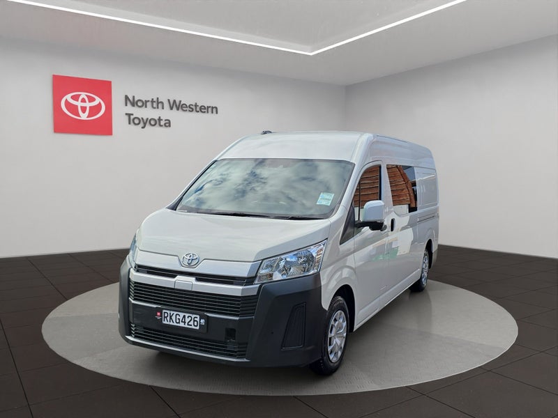 2023 Toyota Hiace ZX 2.8L Diesel Turbo RWD Van image 3
