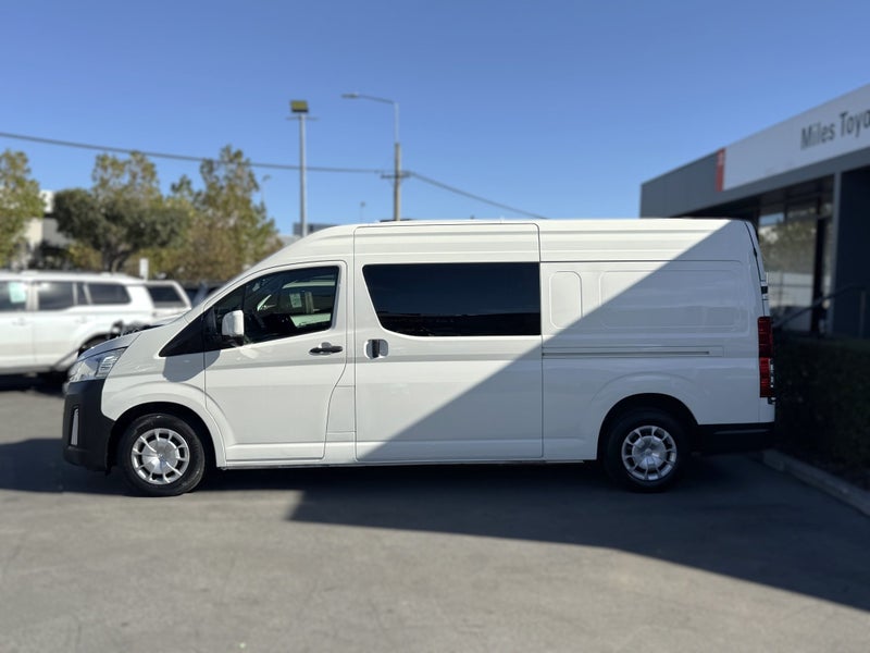2023 Toyota Hiace ZX DIESEL TURBO TWIN SLIDER B... image 4