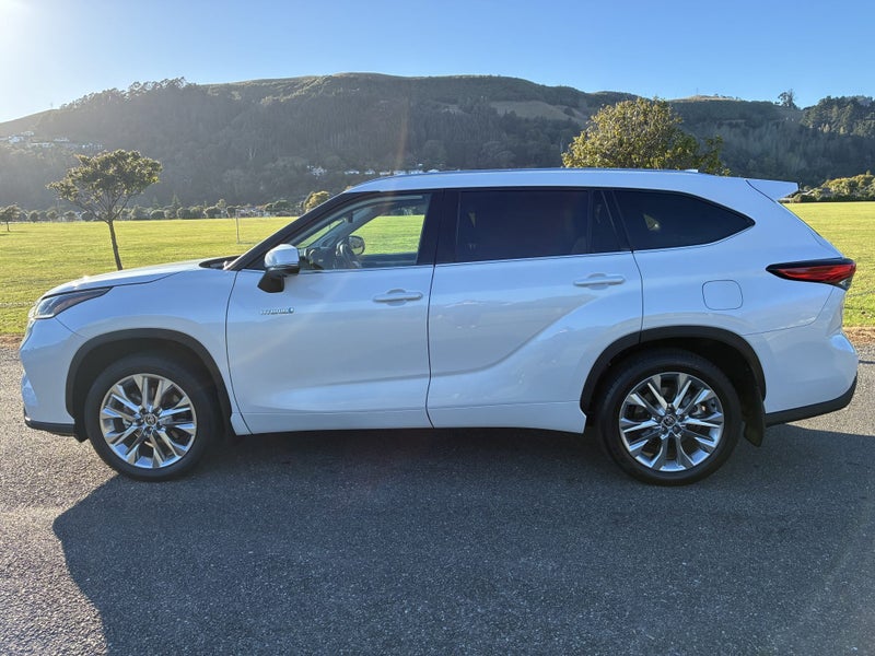 2023 Toyota Highlander Limited ZR 2.5P image 4