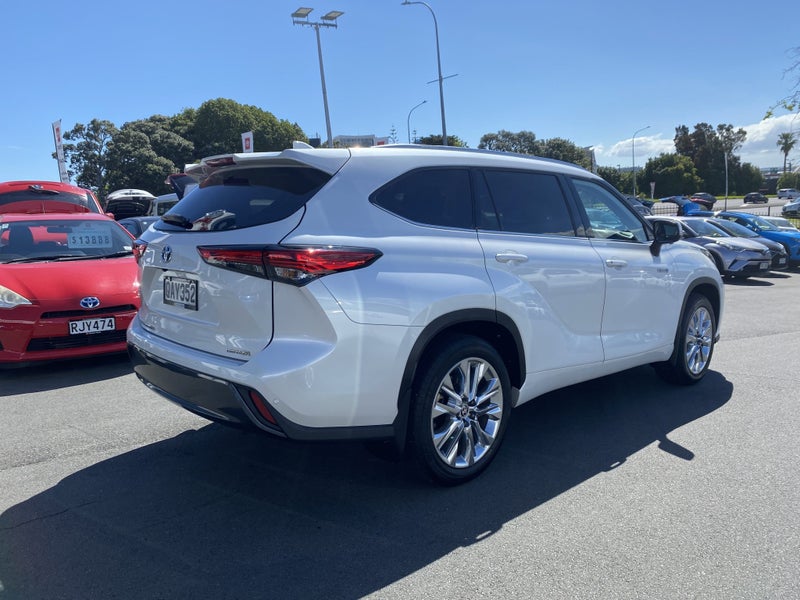2023 Toyota Highlander Limited ZR 2.5P HEV AWD SUV image 2