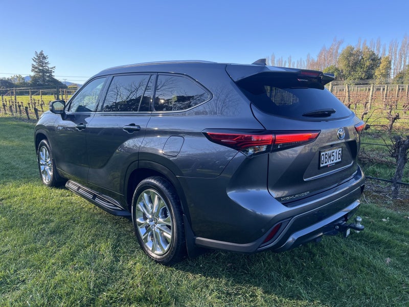 2023 Toyota Highlander Limited ZR 2.5P HEV ECVT... image 5