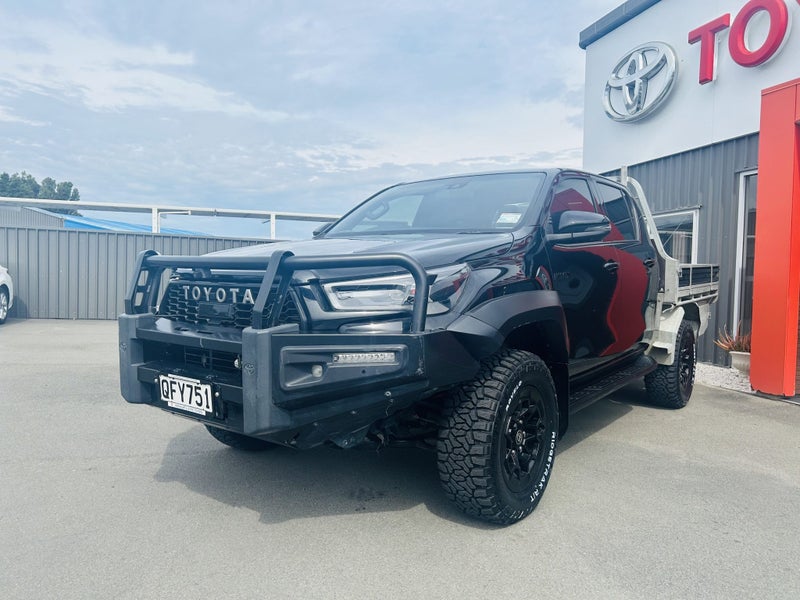 2023 Toyota Hilux GR Sport 2.8DT Automatic 4WD... image 3
