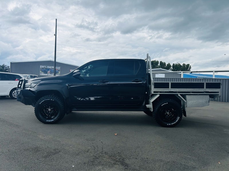 2023 Toyota Hilux GR Sport 2.8DT Automatic 4WD... image 5