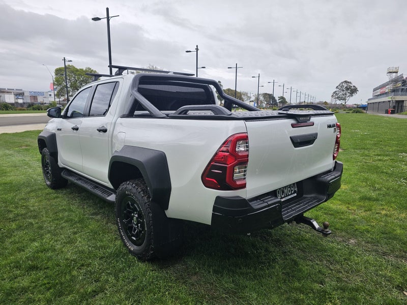 2023 Toyota Hilux GR Sport 2.8DT Automatic 4WD... image 5