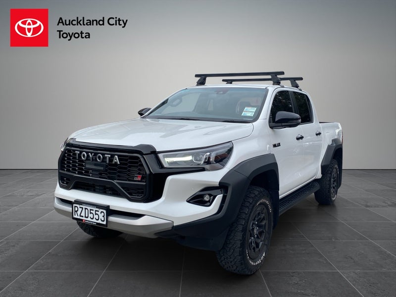 2023 Toyota Hilux GR Sport TD DC 2.8DT image 4