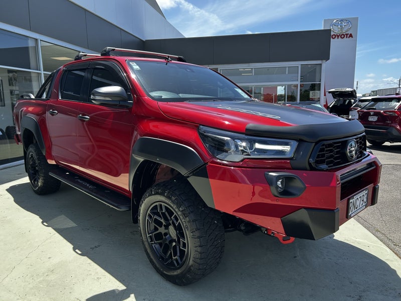 2023 Toyota Hilux MAKO 2.8DT 6AT 4WD DCW/4D/5S image 1