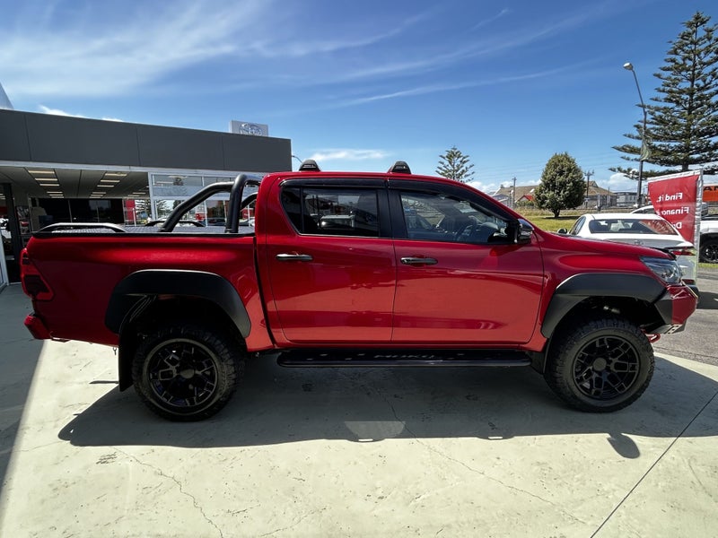 2023 Toyota Hilux MAKO 2.8DT 6AT 4WD DCW/4D/5S image 4