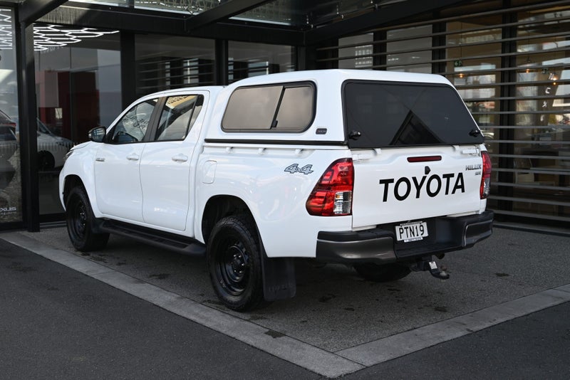 2023 Toyota Hilux SR 2.8 Turbo Diesel 4WD Utility image 2