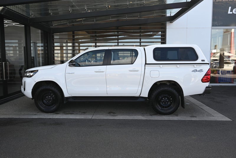 2023 Toyota Hilux SR 2.8 Turbo Diesel 4WD Utility image 3