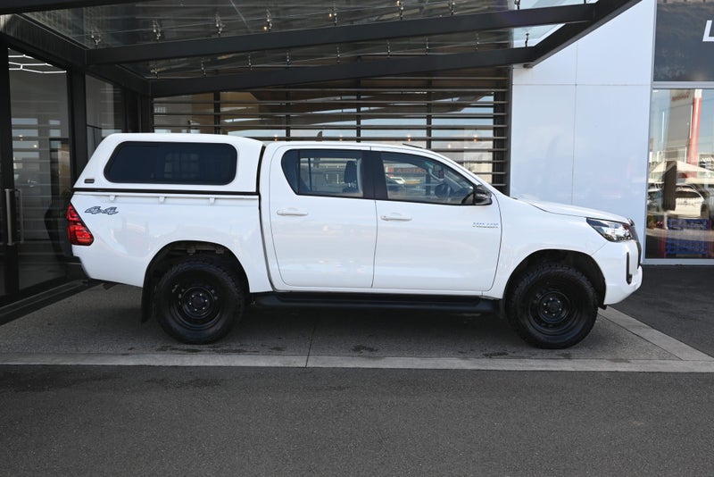 2023 Toyota Hilux SR 2.8 Turbo Diesel 4WD Utility image 5