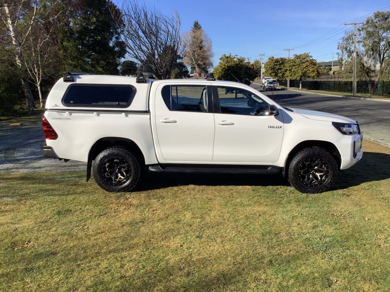 2023 Toyota Hilux SR 2.8DT 6AT 2WD Double Cab image 4