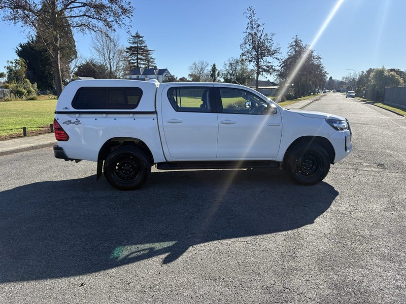 2023 Toyota Hilux SR 2.8DT 6AT 4WD DCW/4D/5S image 3