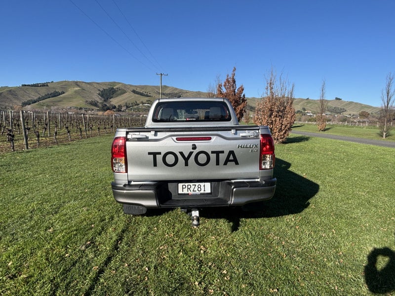 2023 Toyota Hilux SR 2.8DT 6AT 4WD DCW/4D/5S image 4