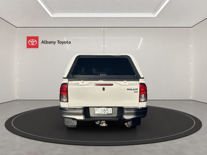 2023 Toyota Hilux SR 2.8DT 6AT 4WD DCW/4D/5S (J... image 4