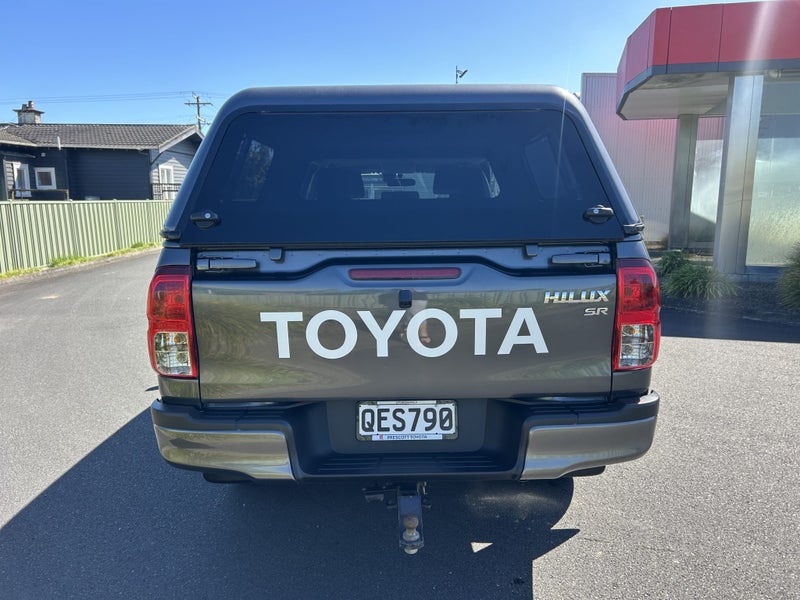 2023 Toyota Hilux SR 2.8DT 6AT 4WD DCW/4D/5S (J... image 4