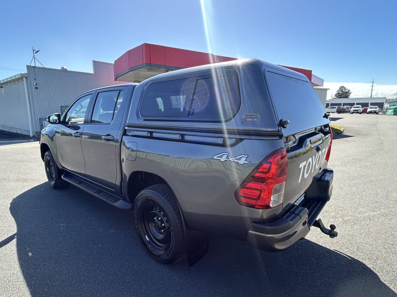 2023 Toyota Hilux SR 2.8DT 6AT 4WD DCW/4D/5S (J... image 5