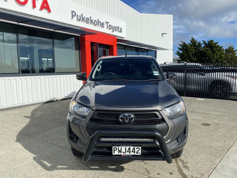 2023 Toyota Hilux SR 2.8DT 6AT 4WD Double Cab image 5