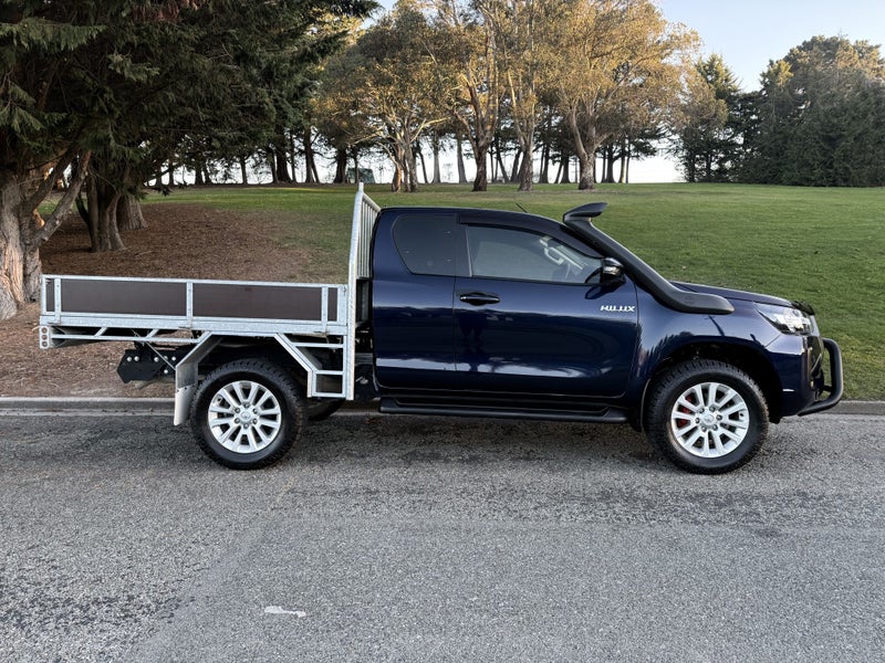 2023 Toyota Hilux SR 2.8DT 6AT 4WD ECC/4D/4S image 3
