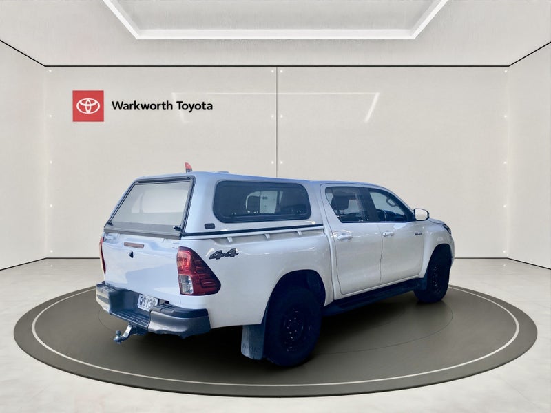 2023 Toyota Hilux SR 2.8DT 6MT 4WD DCW/4D/5S (J... image 3