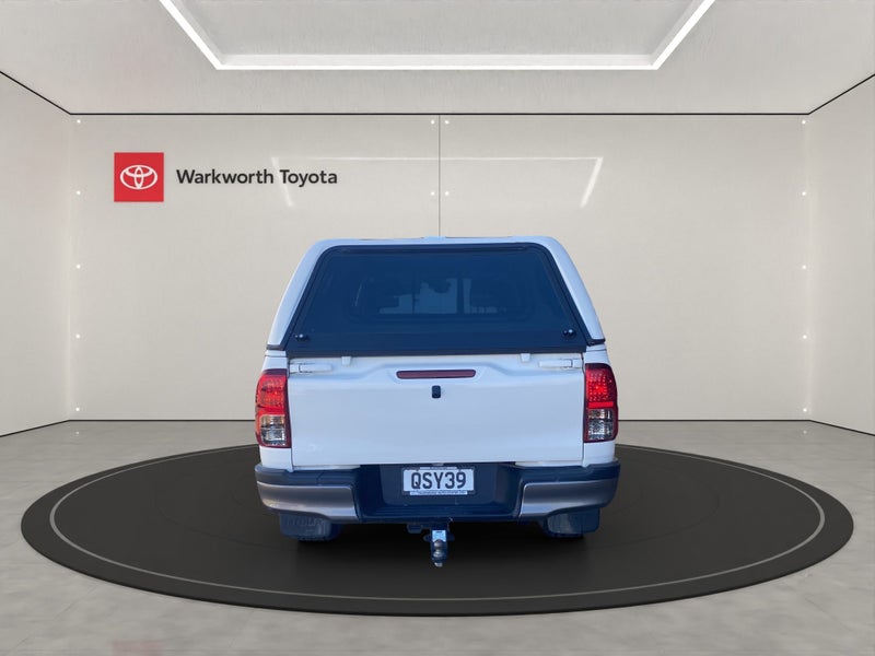 2023 Toyota Hilux SR 2.8DT 6MT 4WD DCW/4D/5S (J... image 4