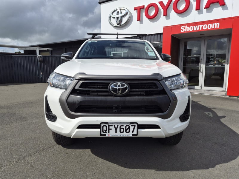 2023 Toyota Hilux SR 2.8DT Automatic 2WD Double... image 2