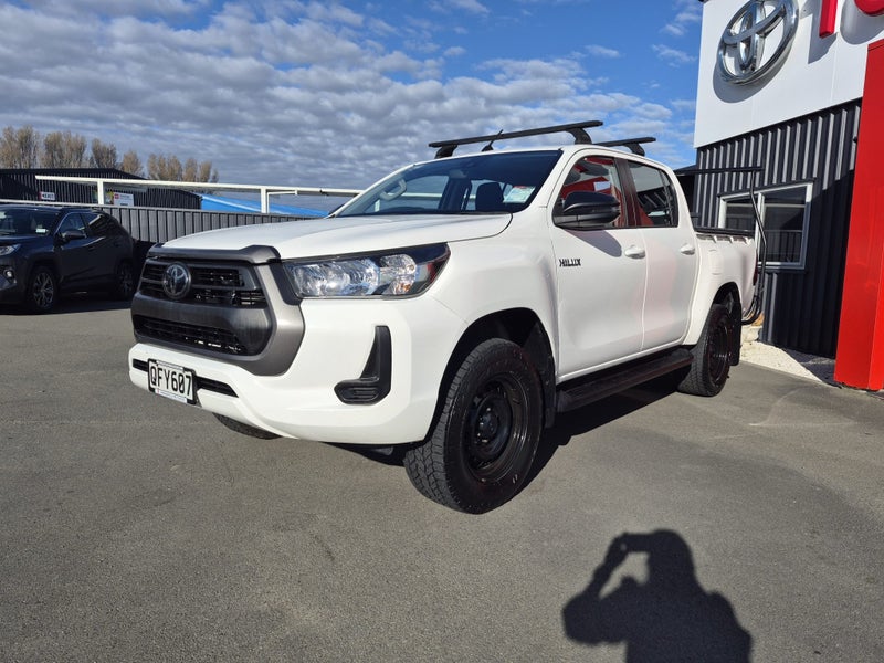 2023 Toyota Hilux SR 2.8DT Automatic 2WD Double... image 4