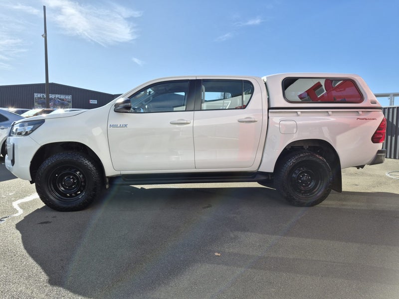 2023 Toyota Hilux SR 2.8DT Automatic 2WD Double... image 5