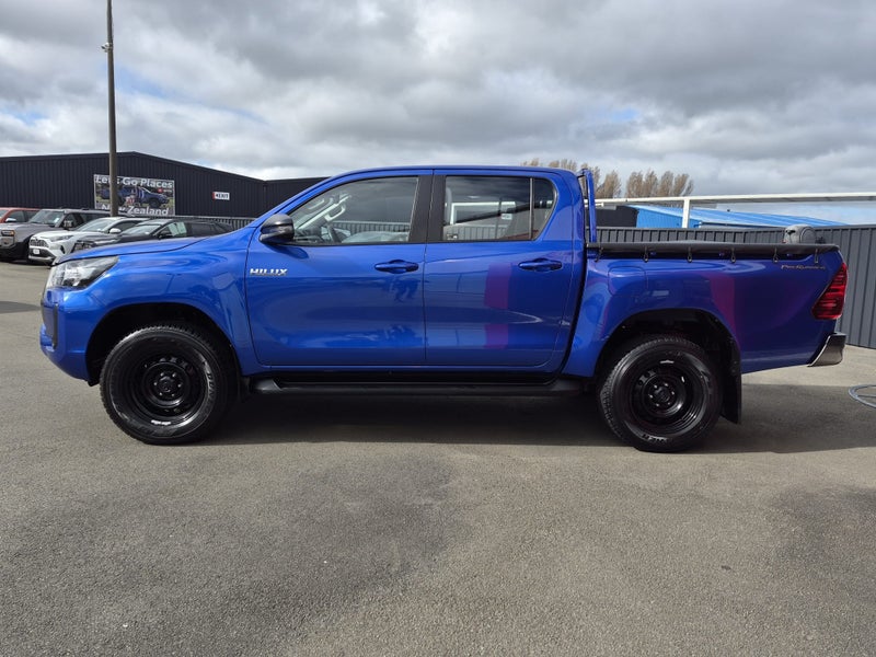 2023 Toyota Hilux SR 2.8DT Manual 2WD Double Ca... image 5