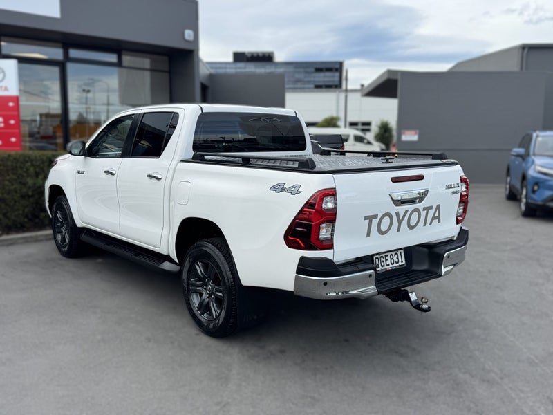 2023 Toyota Hilux SR5 2.8 Diesel Turbo 4WD Auto... image 5