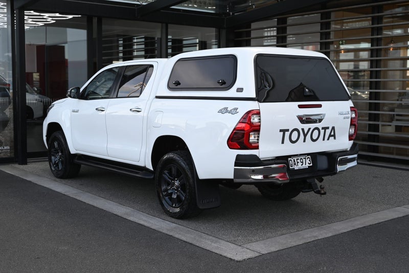 2023 Toyota Hilux SR5 2.8 Turbo Diesel 4WD Utility image 2