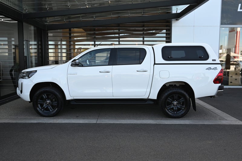2023 Toyota Hilux SR5 2.8 Turbo Diesel 4WD Utility image 3