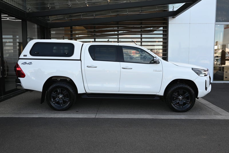 2023 Toyota Hilux SR5 2.8 Turbo Diesel 4WD Utility image 5