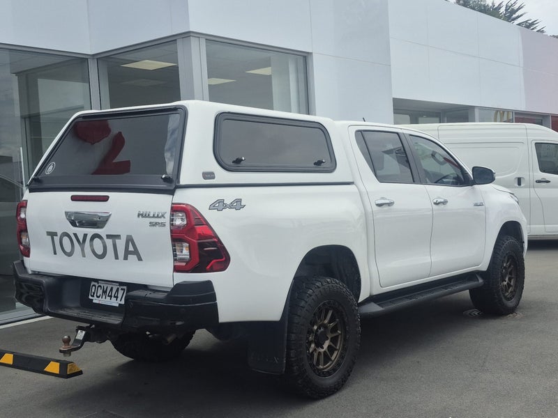 2023 Toyota Hilux SR5 2.8DT 4WD 6 Manual image 3