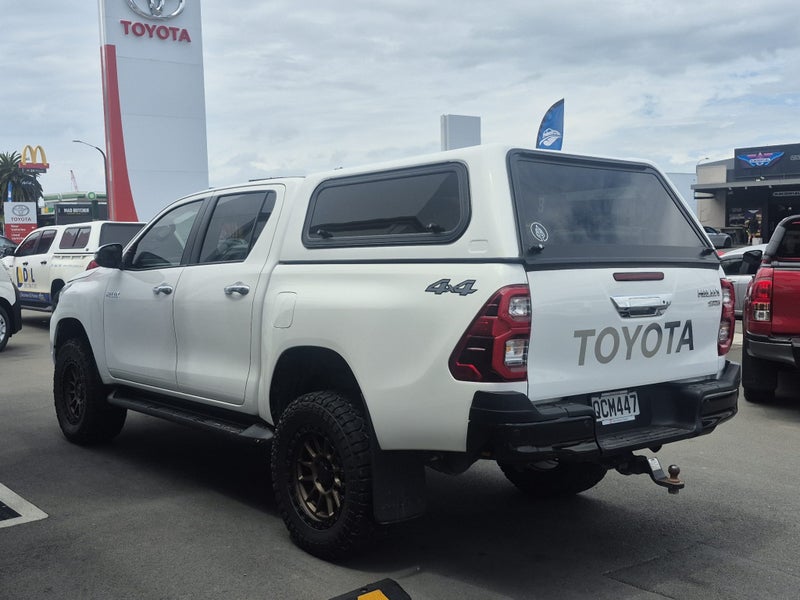2023 Toyota Hilux SR5 2.8DT 4WD 6 Manual image 5
