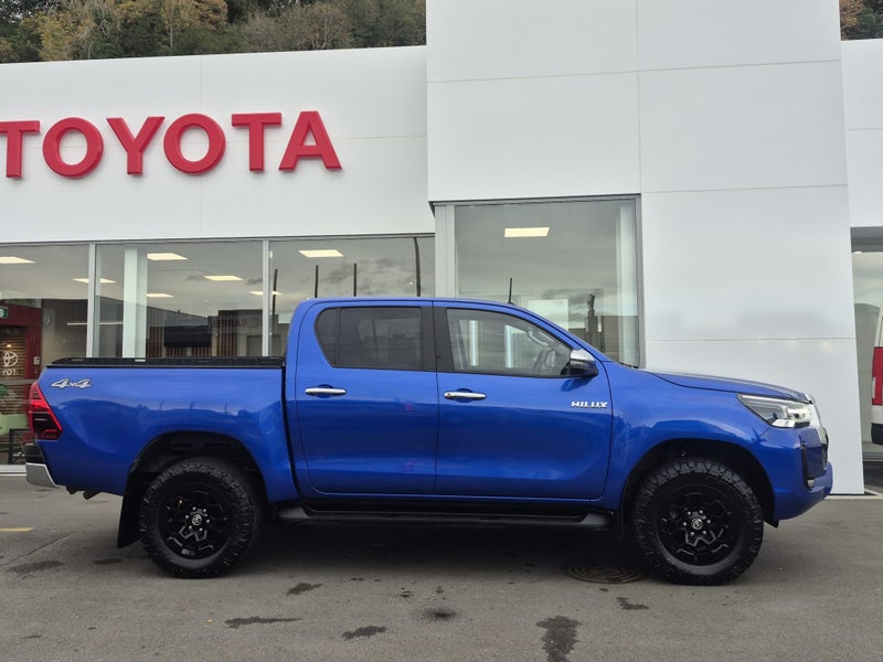 2023 Toyota Hilux SR5 2.8DT 4WD 6Manual image 2