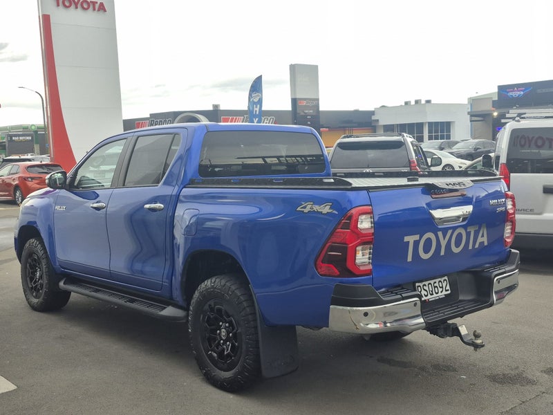 2023 Toyota Hilux SR5 2.8DT 4WD 6Manual image 5