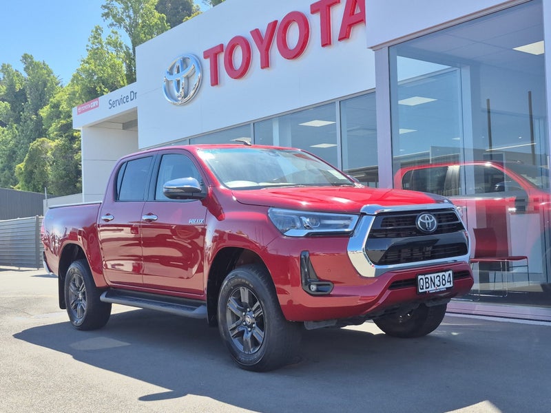 2023 Toyota Hilux SR5 2.8DT 4WD Auto image 1