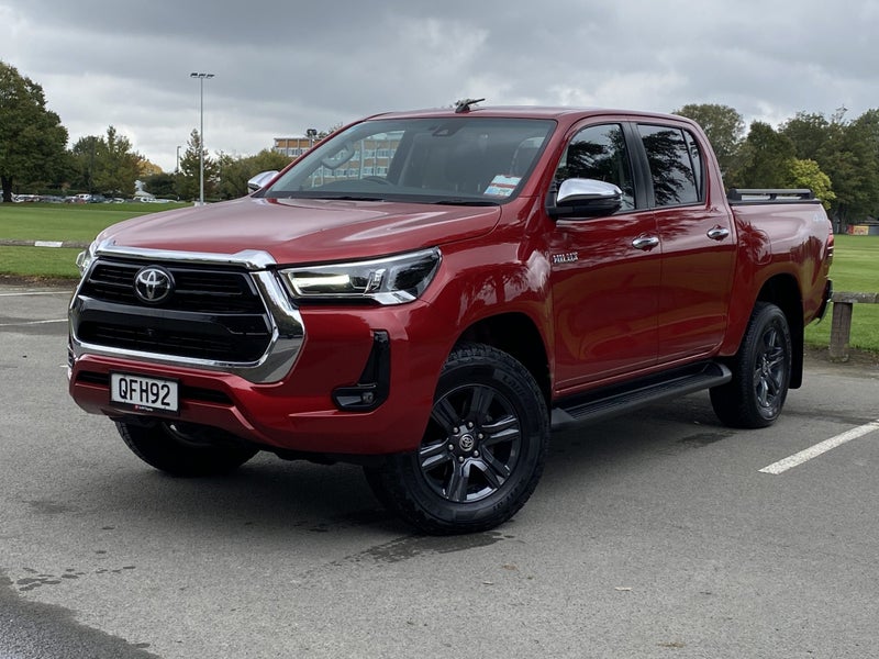 2023 Toyota Hilux SR5 2.8DT 6AT 4WD image 3