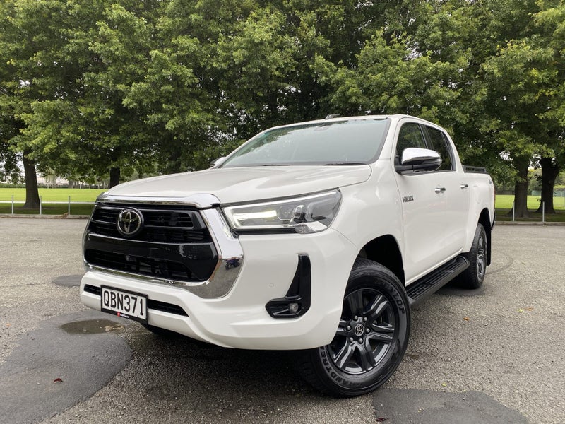 2023 Toyota Hilux SR5 2.8DT 6AT 4WD image 3