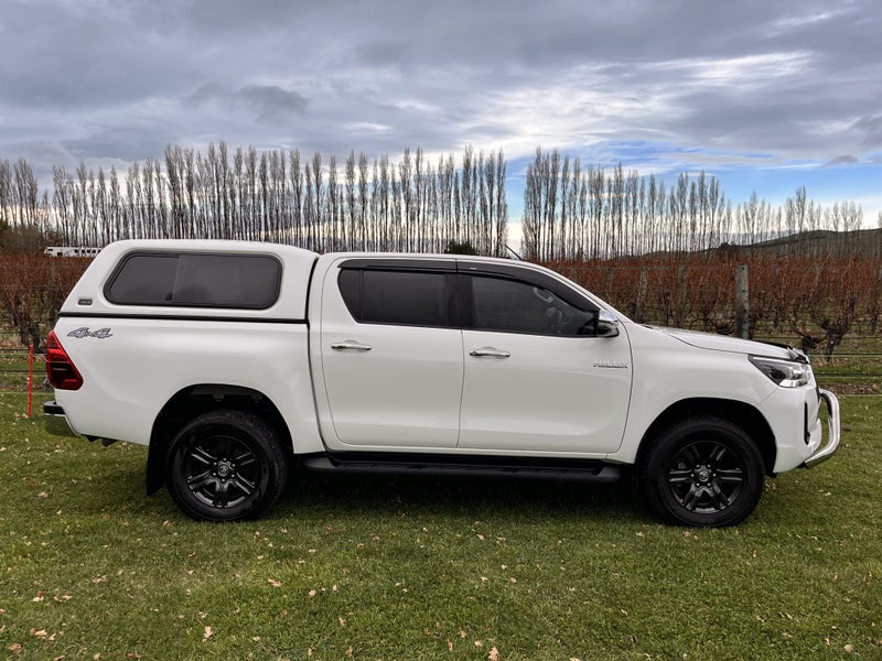 2023 Toyota Hilux SR5 2.8DT 6AT 4WD DCW/4D/5S image 3
